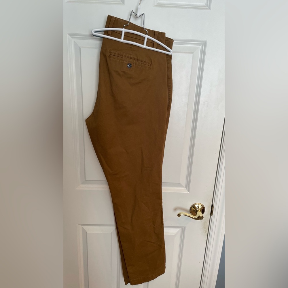Gap Essential Palomino Brown Khaki Pants